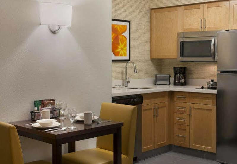 Hotel By Marriott Toronto 3*